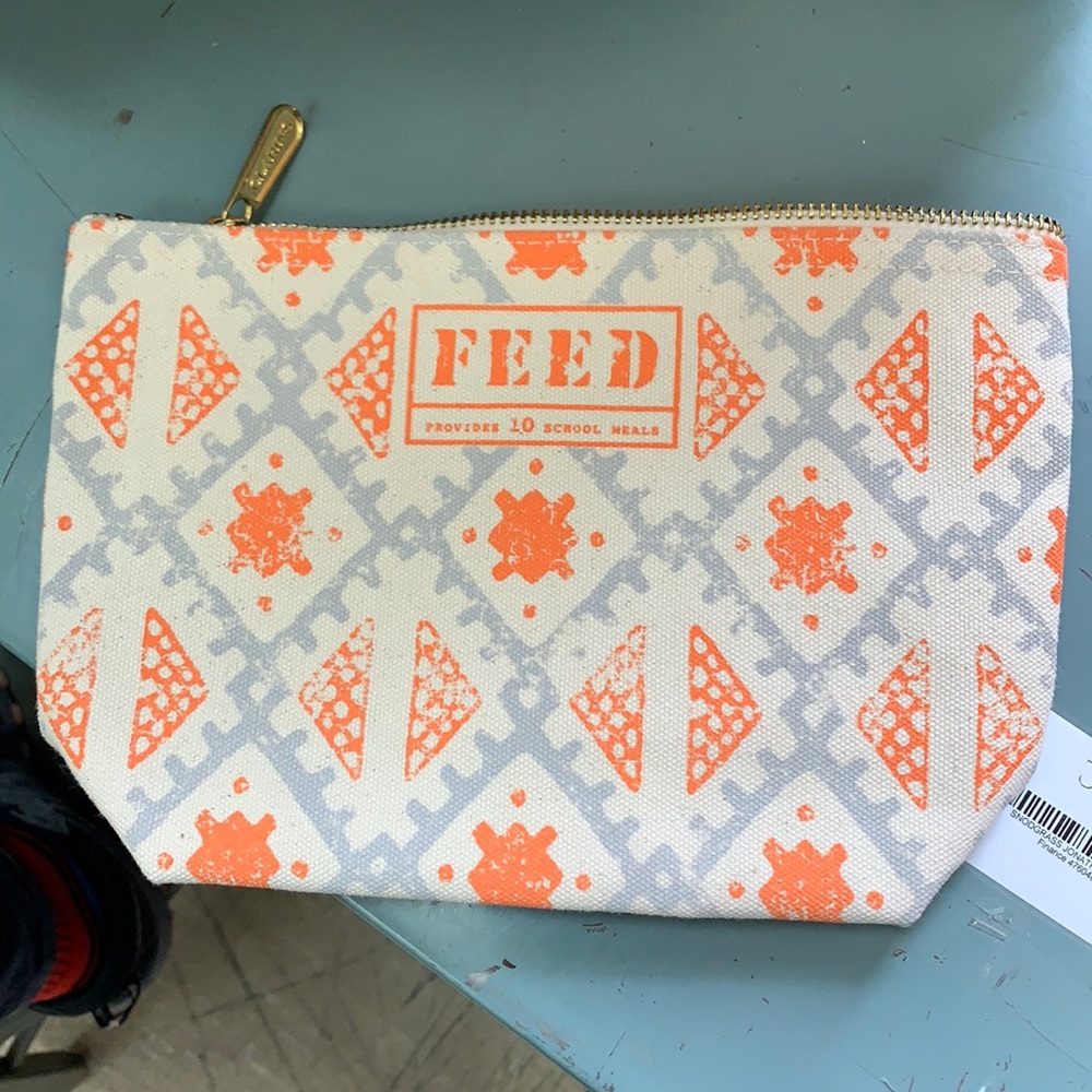 New Feed Makeup bag by Clarins